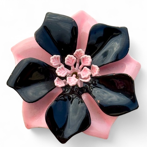 Vintage Jewelry - Vintage Pink and Black Enamel Metal Flower Brooch